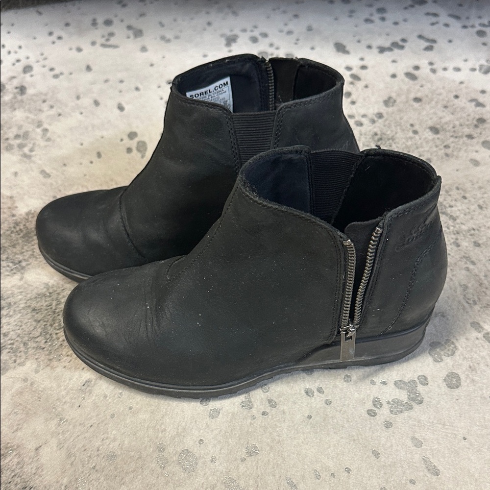 Sorel Black Ankle Booties with Zipper